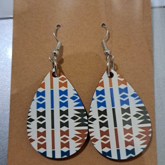 Trendy teardrop earrings - Picture 8 of 9